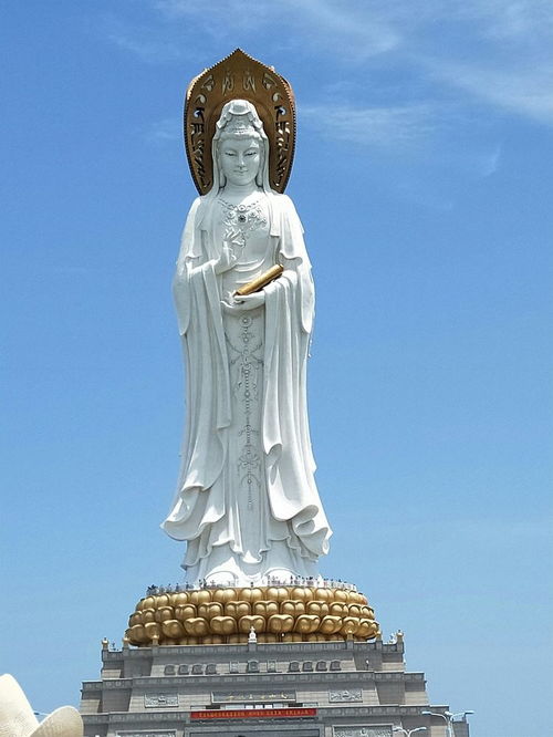 南海观音三面佛分别代表慈悲、智慧、威严，其寓意是什么？