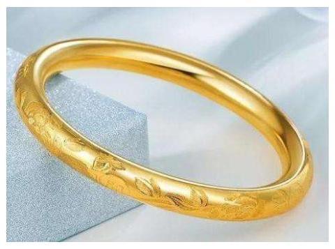 二、  质量危机的爆发：从“轻轻一碰”到“神秘缩水”的物理