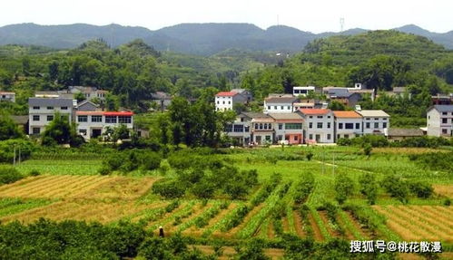 在孤山建房，如何避免占用他人土地的风水问题？