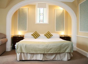 如何布置房间吸引正桃花，提升今日运势？