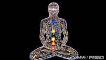 咒语与意念：语言符号与心灵聚焦的协同作用