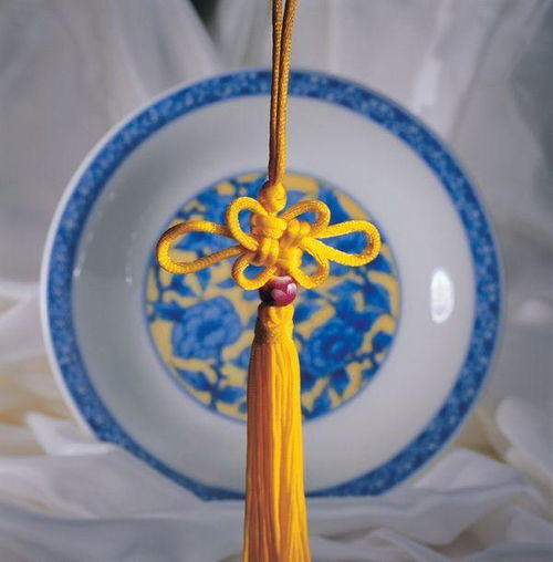 如何将八字化神有余化解，选用哪种八字专用中国结更合适？