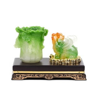 2. 荷花花瓶摆件