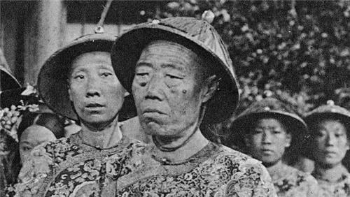 一、 慈禧太后的晚年与李莲英的宠信：权力关系的微妙变化