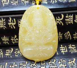 1．佩戴本命佛及吉祥物品