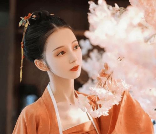 七、 属马女性：奔放不羁且富有进取心