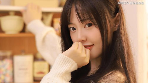 三、 面色红润且具酒窝之美貌女性