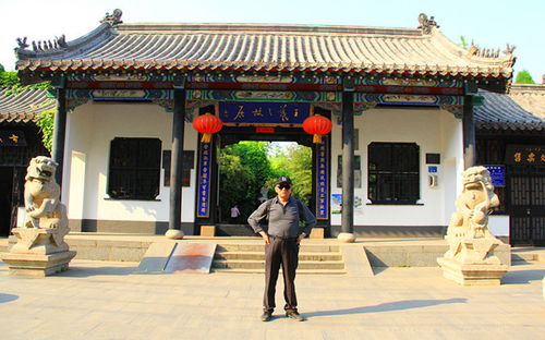 王羲之故居：装文化人必去 (虽然我一个字也不认识…)