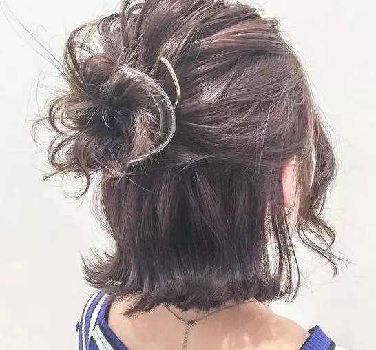 2026年十月有哪些日子适合剪头发，被认为是剪头发的最佳吉日呢？