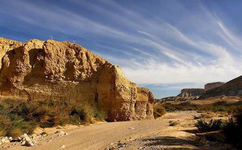 一、  沙漠小镇风水布局的文化表征与地域风貌