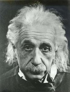 2．阿尔伯特·炎热爱因斯坦（Albert Einstein）– 相对论奠基人与现代化物理学巨擘
