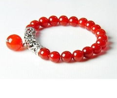 南红玛瑙：鸿运当头、 避免祸患的象征