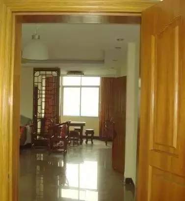 救命！房子对面有条路居然会让人倒霉？2026年最新风水避坑指南