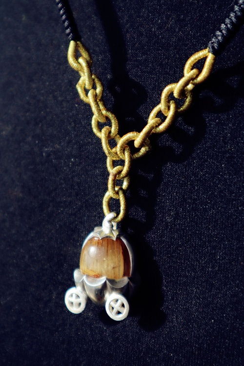 发晶与钛晶：能量场域与事业腾飞的催化剂