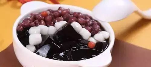 一、  饮食养生：药食同源与阴阳调和的智慧