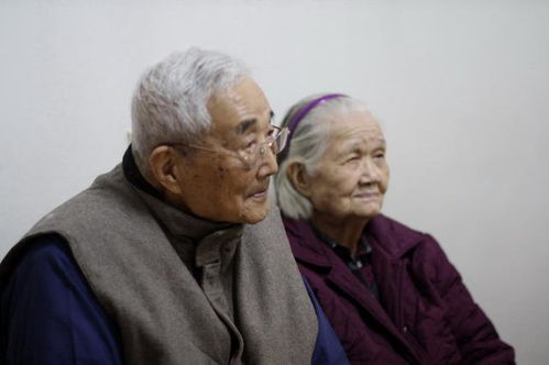 梦见去世的老人复活预示着什么？有什么特殊含义？