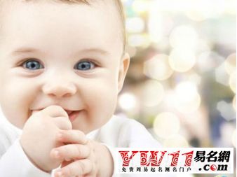 齐有涵养的小男孩叫什么名字呢？