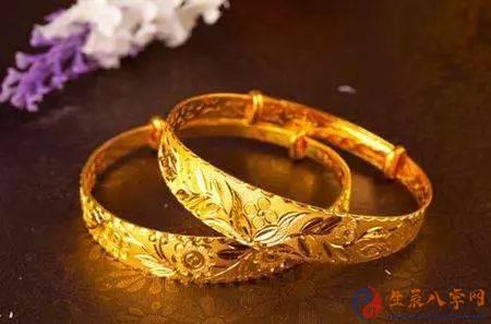 （一）木质饰品对火相之人的补益作用机制