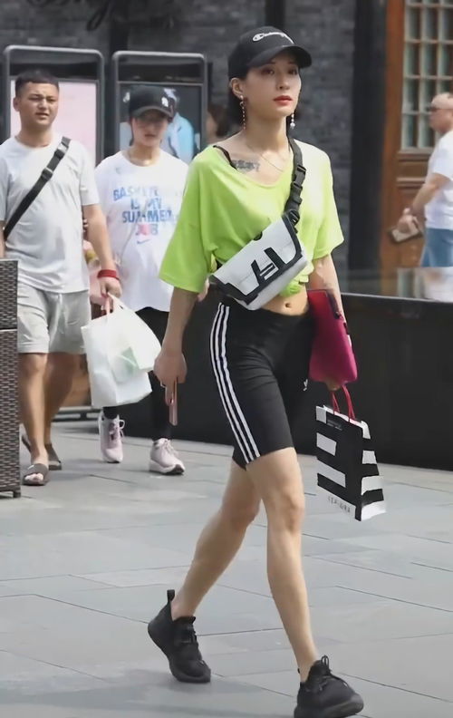 今天穿什么瑜伽服，女性瑜伽如何凹造型更时尚？