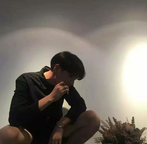 数字化身份构建：微信网名的符号学分析