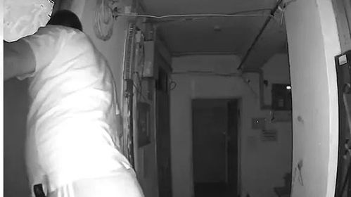 梦见半夜房屋被拆，这预示着什么是好是坏呢？