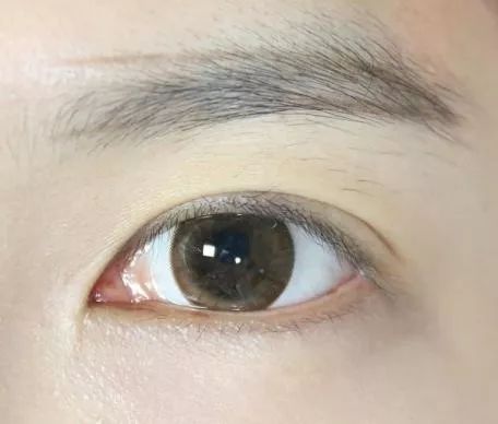 倒八字眉毛是什么情况？网红款眉毛流行趋势解析？