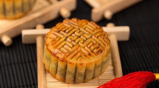 三、 中秋美食及其文化底蕴象征解析