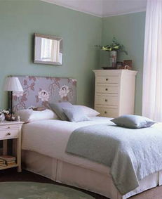 卧室南面设床如何化解不利因素？红色花瓶放置卧室南面是否适宜？