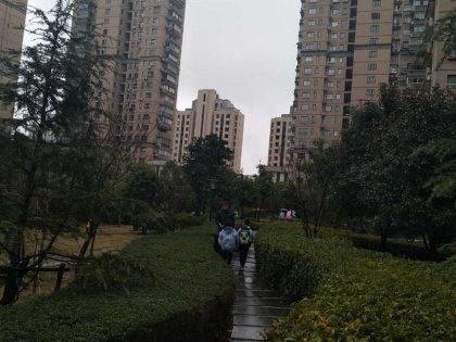 周边周边环境与交通运输便利性