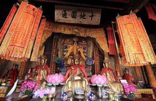 第四章：庙宇较深处与灵魂的回响