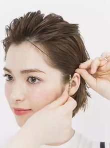 一、 发型与妆容的视觉调节法