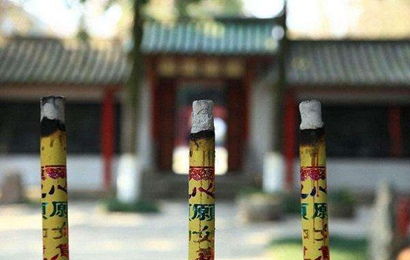 2025年进庙烧香，有没有什么特别吉日可以祈福呢？