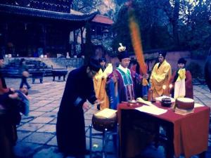 道教斋醮科仪与佛教念诵功课：两种不同的超度路径