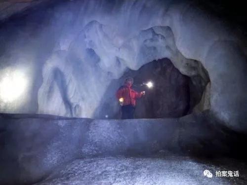 洞中的惊悚与发现：异象与预兆