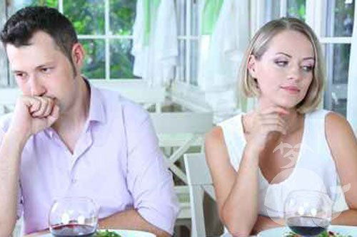 我为什么会梦到爱人跟别人暧昧呢？