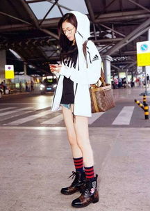 桃花气场与社交动态：论“脱单自行退群”的命理隐喻