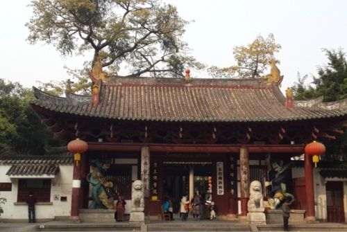 1. 古老寺庙的传承：