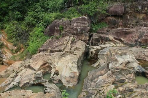 大门前摆放假山石头风水会影响运势吗？