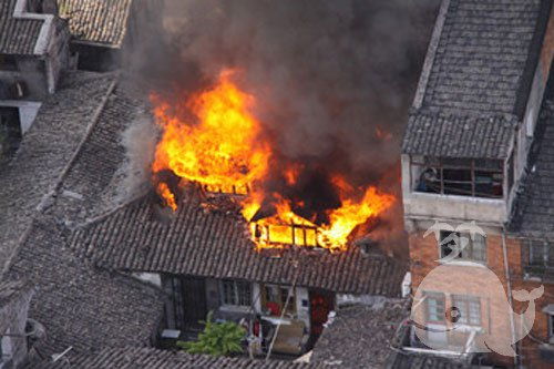 女人梦见大火烧山自己在跑，这预示着什么？