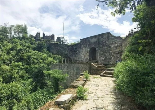 历史渊源与传说考据：莲花和尚与芙蓉山命名之由来