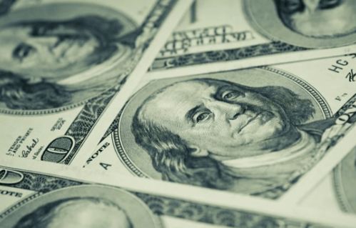 女命八字有偏财特征吗？炒股挣钱算偏财吗？