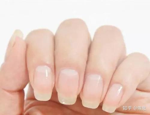 一、 传统观念中指甲与个性的关联