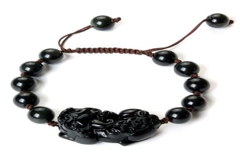 1. 左手佩戴的普遍性原则与招财寓意