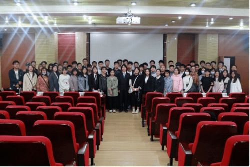 ② 学生党、 研学团队：学生证+团体票，一起嗨到飞起