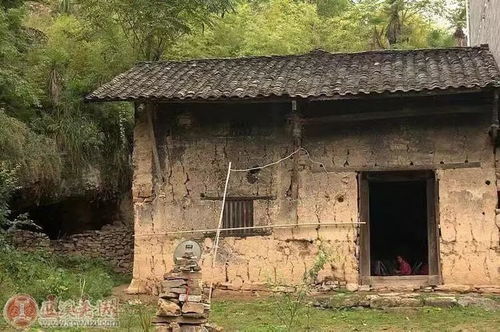 如何根据建房择日通书确定屋上土执执位的吉日？