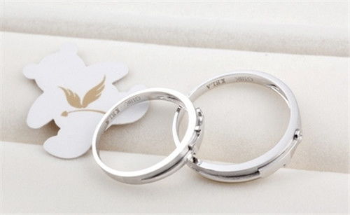 2.1 服饰首饰：彰显门第与祝福