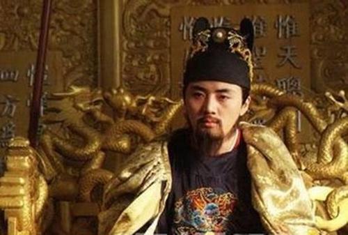 线索与危机：画中细节与现实困境