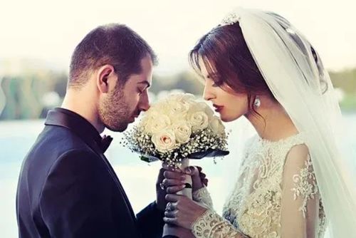 1980年出生属猴女性在2026年和2027年的婚姻运势具体如何？