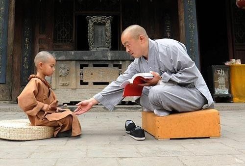二、 法号来源及授予机制