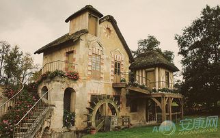 光线暗得像鬼片现场